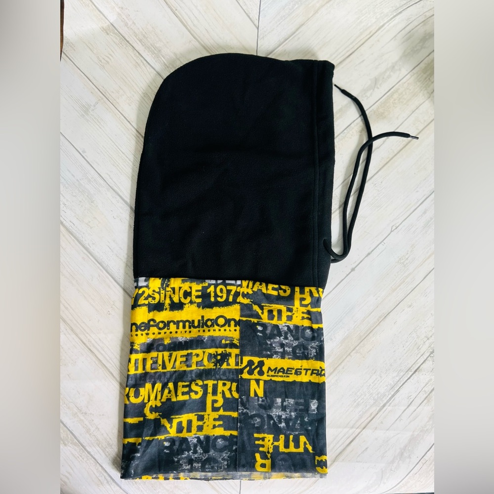 NWT unisex OZ Weanas 4 in 1 face cover, Black and yellow letters graphic.